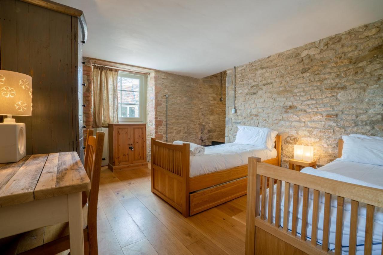 Villa Middle Barn Dyrham Exterior foto
