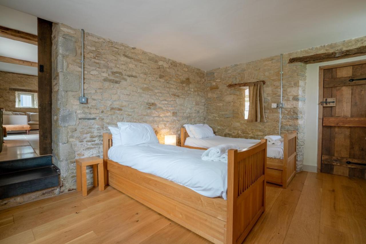 Villa Middle Barn Dyrham Exterior foto